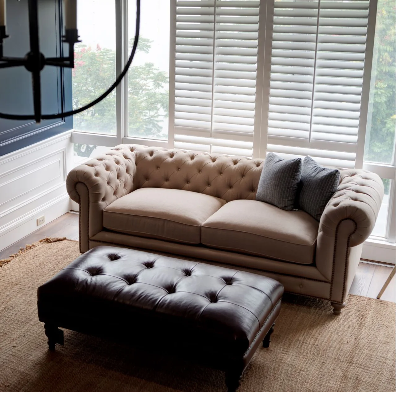 CAHOKIA 經典拉扣布沙發/三人座_低靠背矮扶手