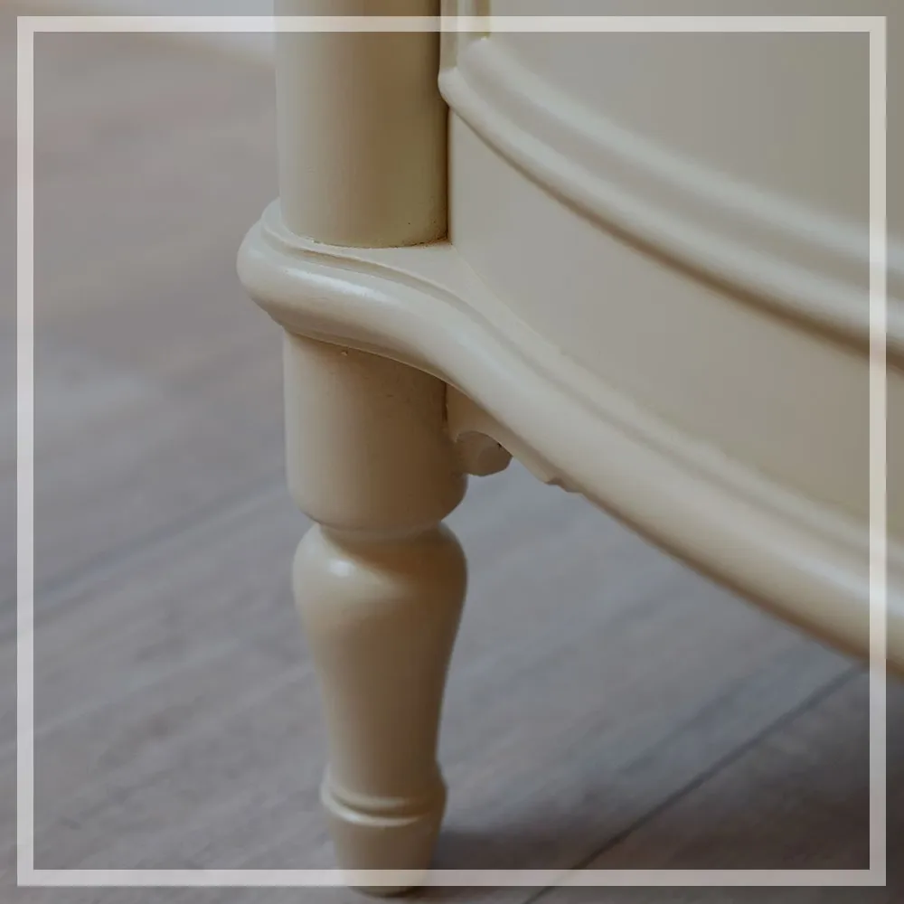 IVY 床頭櫃／三抽